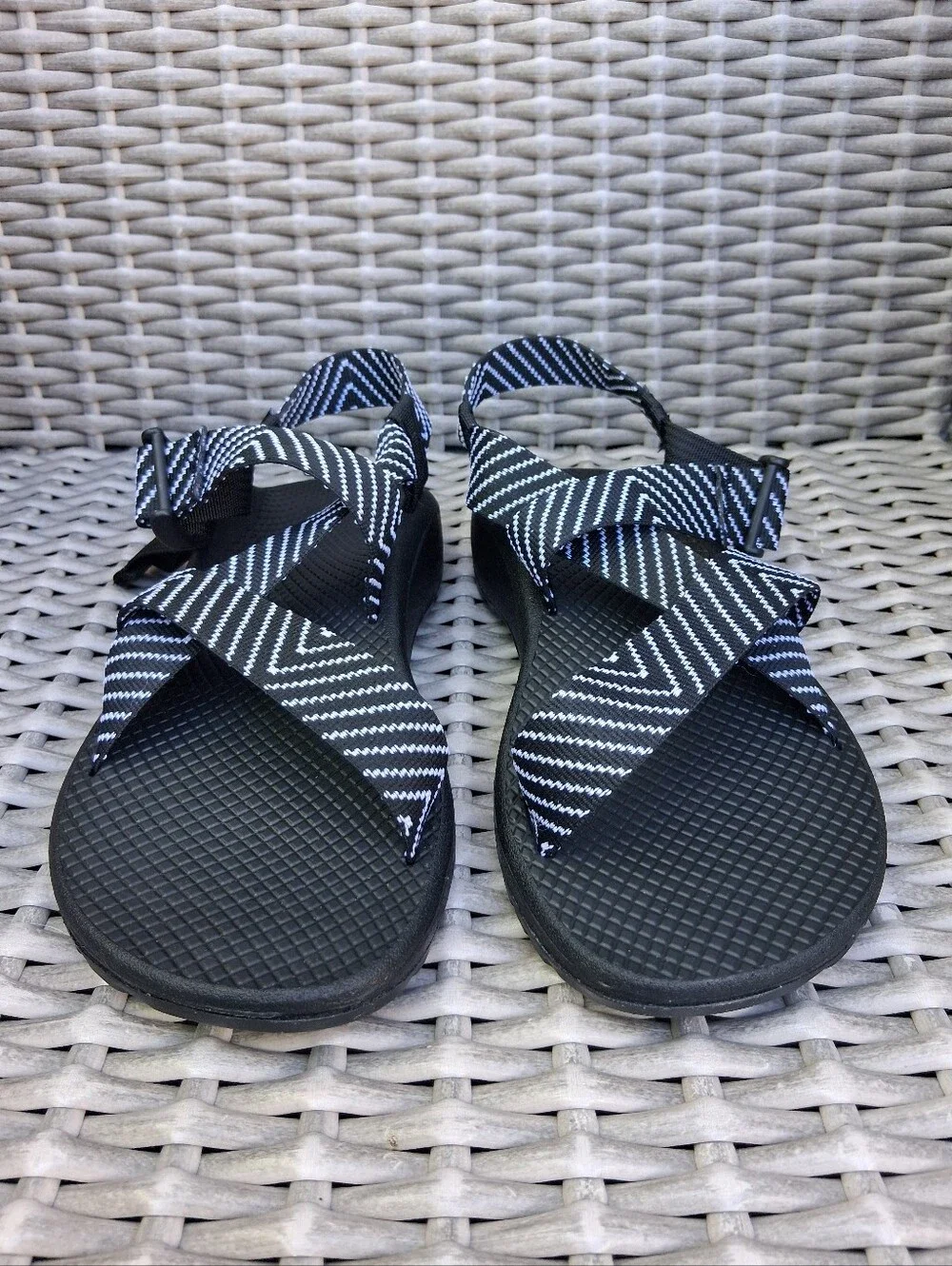 NEW Chaco Black Zigzag Strap Women's Sport Sandals